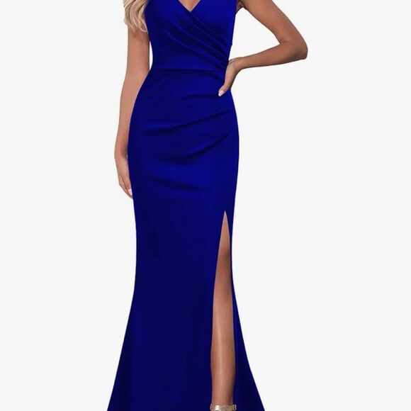 Chic Blue Maxi Dress with Flowing Silhouette - Picture 1 of 7
